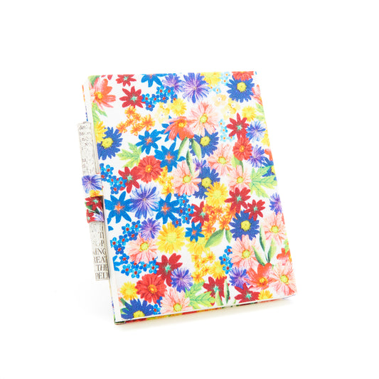 Sprinkling Flowers on off - White - Cloth Diary with Newspaper Pencil